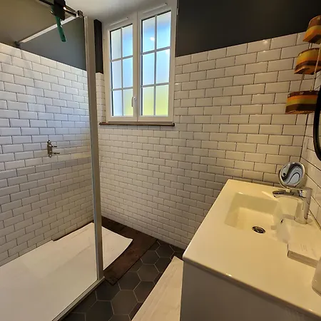 Au Grand فندق مبيت وإفطار